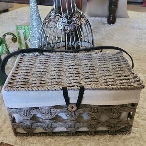 Handwoven Gray Wicker Picnic/Storage Basket with Cream Liner and Handle